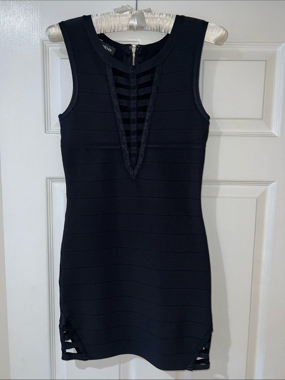 BEBE BANDAGE BODYCON DRESS XS